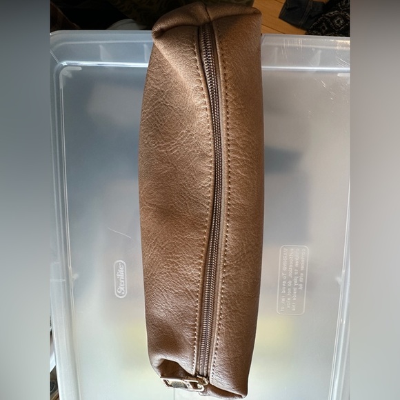 Antik Kraft Vegan Leather Zippered Pouch – Bronze, Geometric Lining - Picture 5 of 7